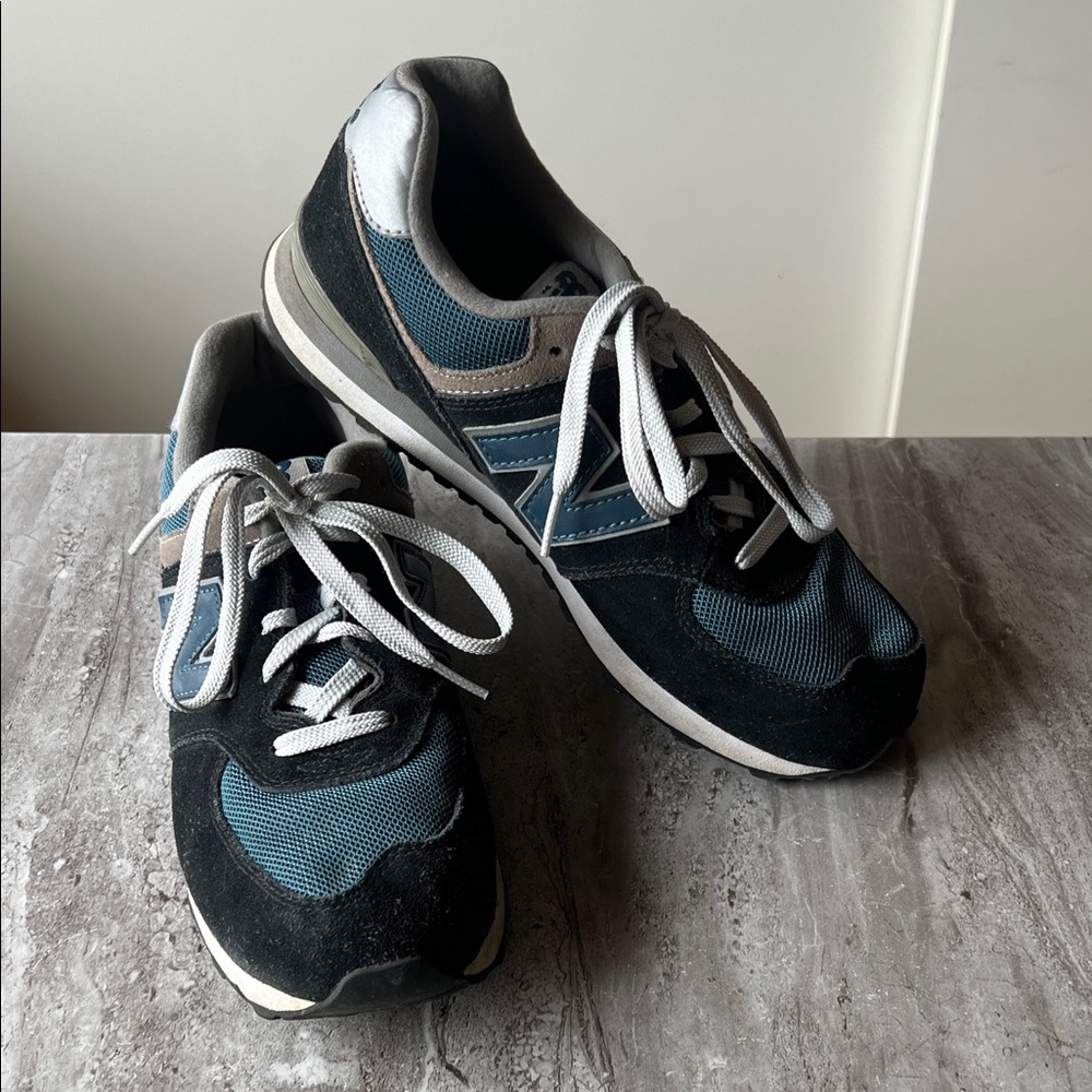 EUC New Balance Men's Black and Teal Sneakers